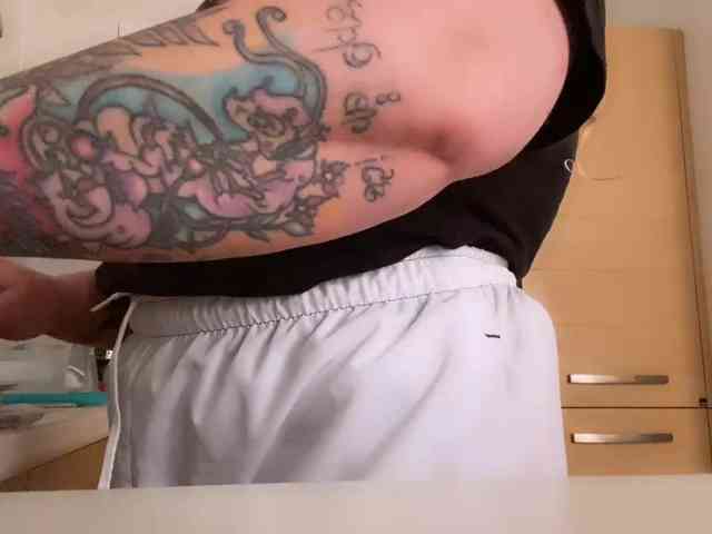 NylonQueen webcam