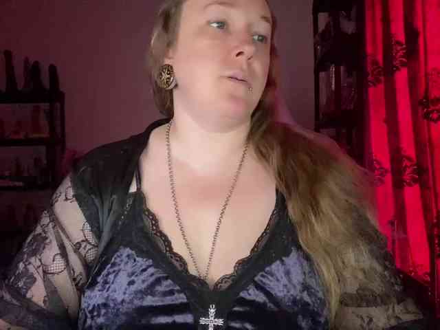 NylonQueen webcam