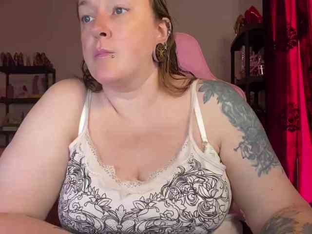 NylonQueen webcam