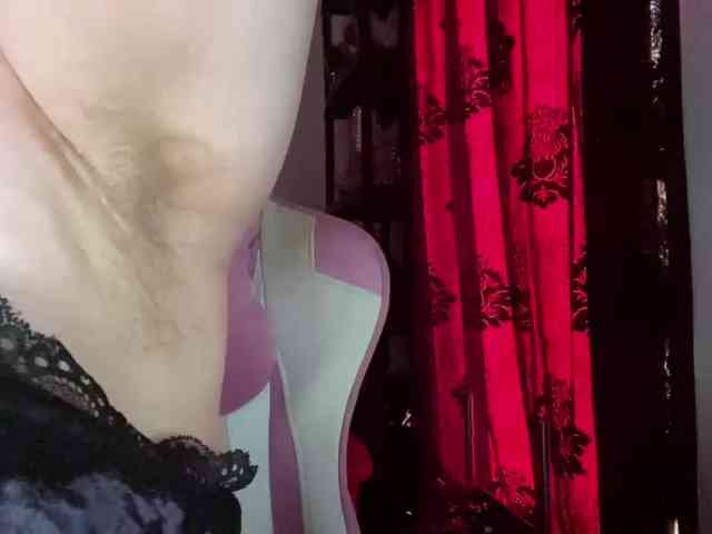 NylonQueen webcam