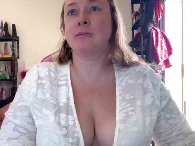 NylonQueen Live Webcam on BongaCams
