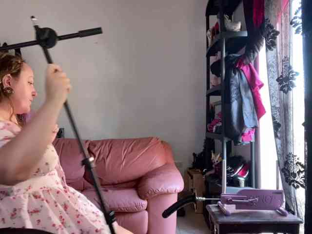 NylonQueen webcam