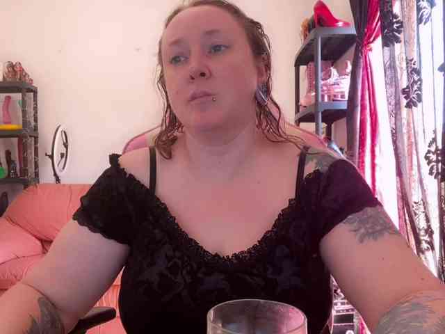 NylonQueen