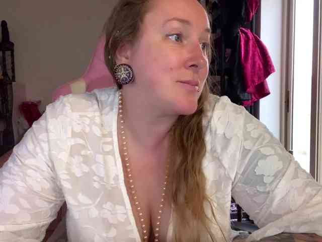 NylonQueen NylonQueen