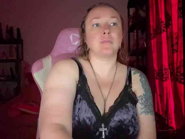 NylonQueen webcam