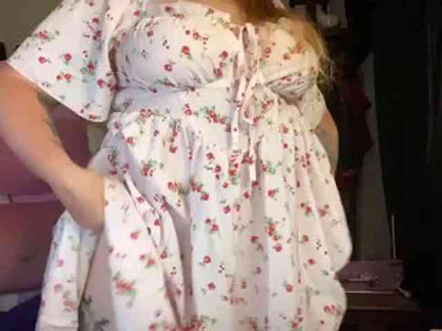 NylonQueen webcam