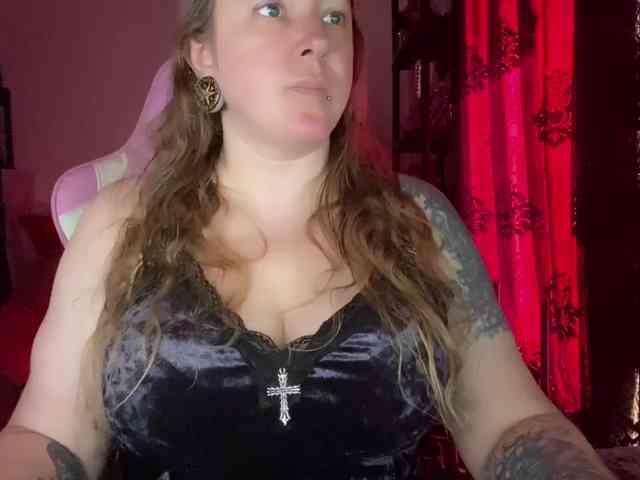 NylonQueen webcam