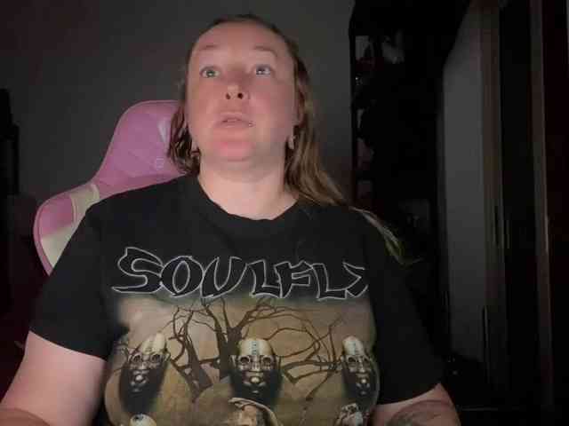 NylonQueen webcam