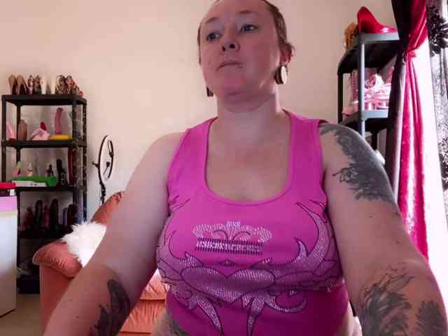 NylonQueen webcam