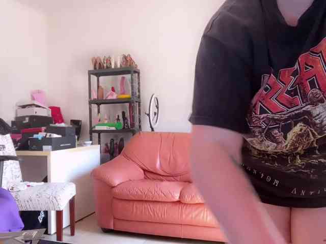 NylonQueen webcam