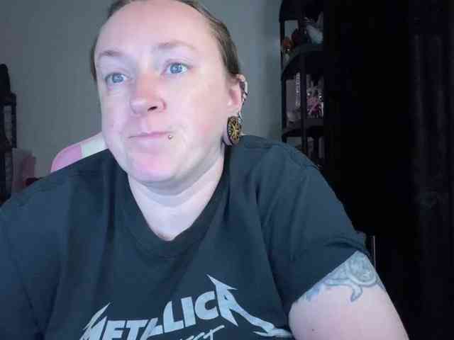 NylonQueen webcam