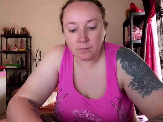 NylonQueen webcam
