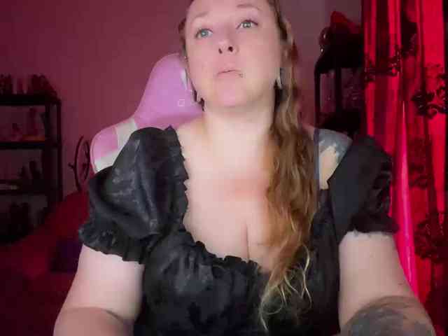 NylonQueen webcam