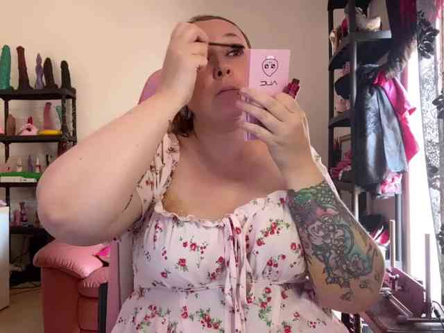 NylonQueen webcam