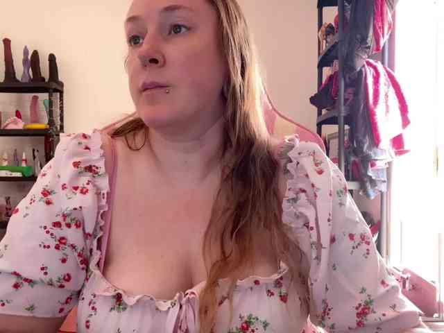 NylonQueen webcam