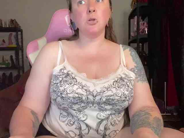NylonQueen webcam