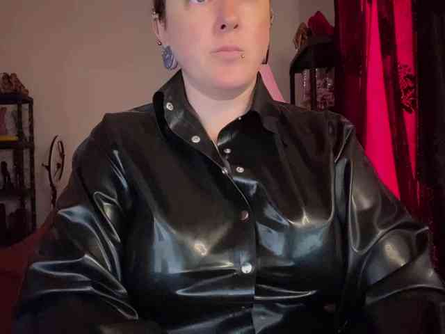 NylonQueen webcam
