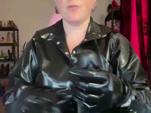 NylonQueen webcam