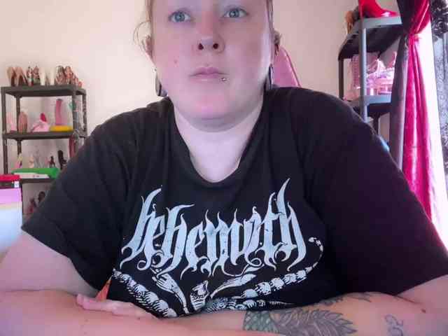 NylonQueen webcam