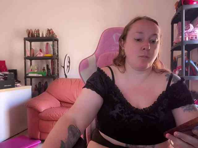 NylonQueen webcam