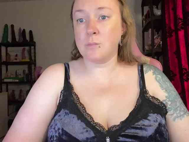 NylonQueen Live Webcam on BongaCams