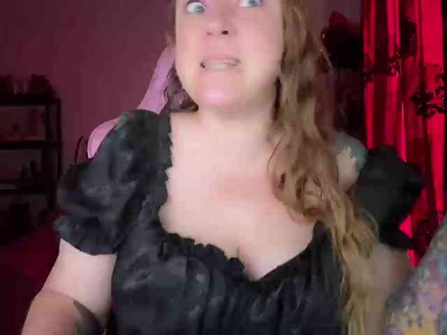NylonQueen webcam