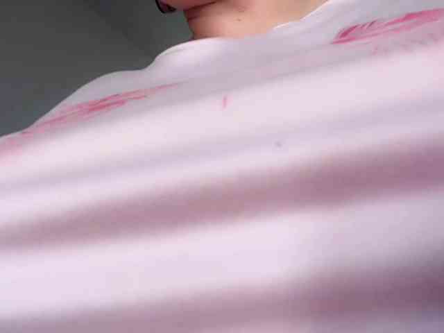NylonQueen webcam