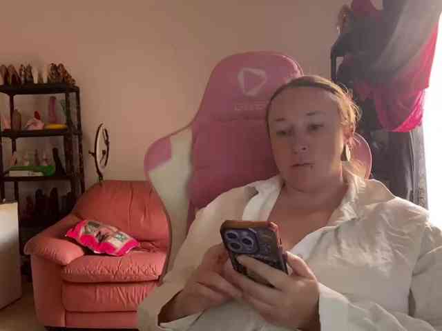 NylonQueen webcam