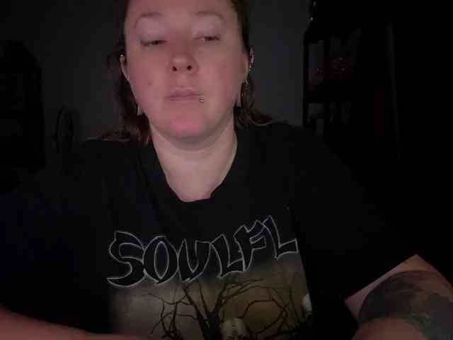 NylonQueen webcam