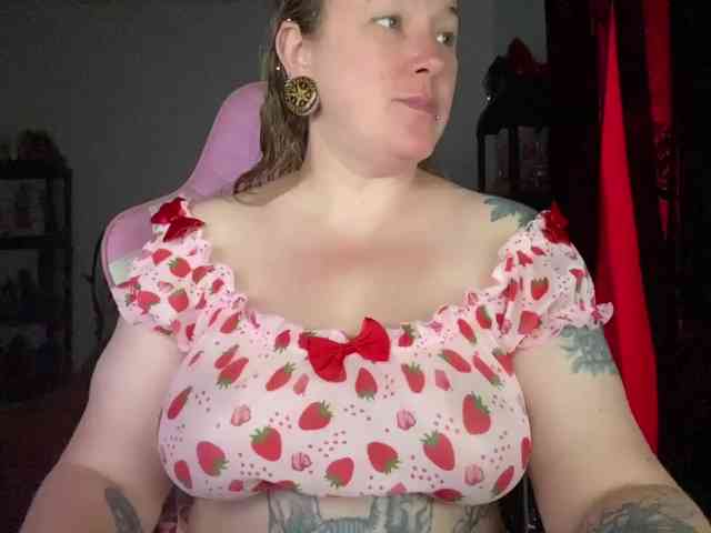 NylonQueen webcam