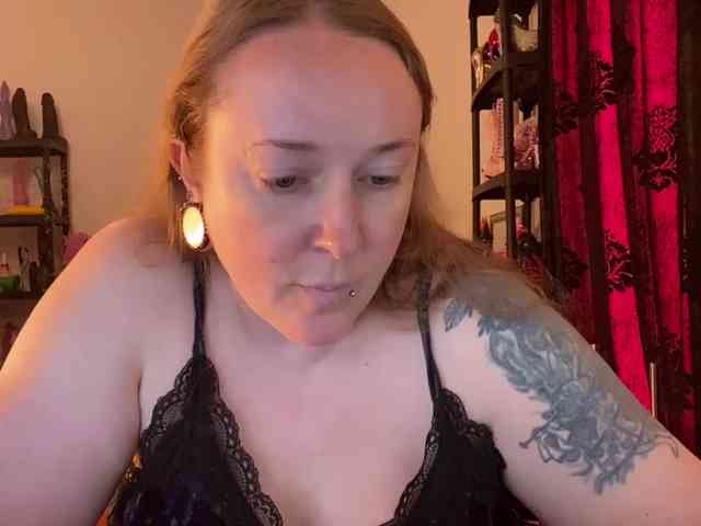 nylonqueen's live room