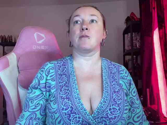 NylonQueen webcam
