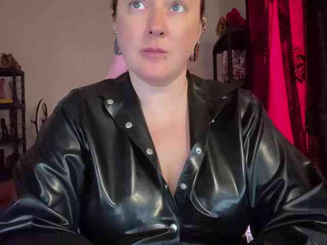 NylonQueen