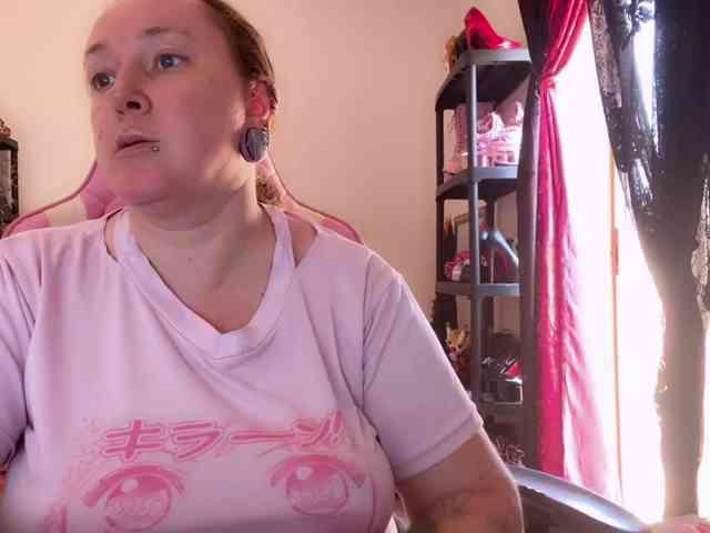 NylonQueen webcam