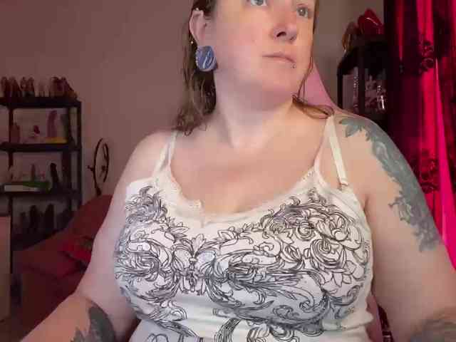 NylonQueen webcam