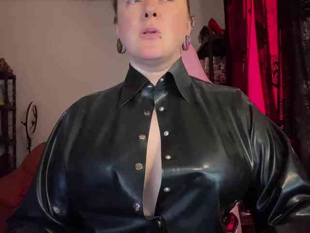 NylonQueen webcam