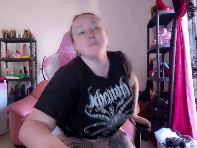 NylonQueen NylonQueen