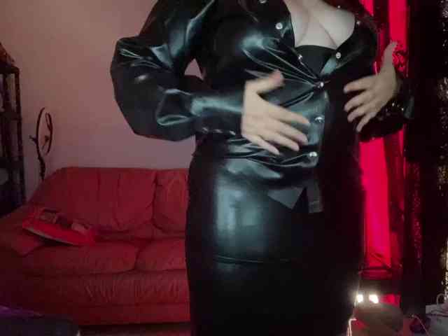 NylonQueen webcam