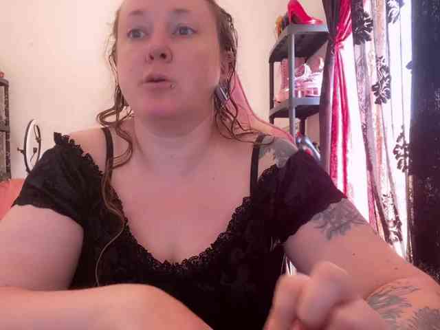 NylonQueen webcam