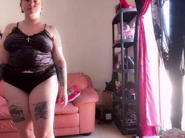 NylonQueen webcam