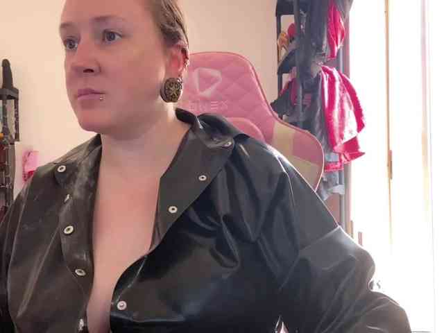 NylonQueen