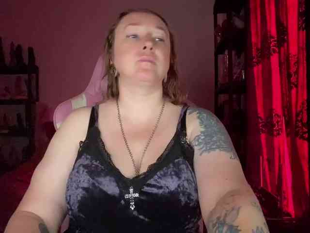 NylonQueen webcam