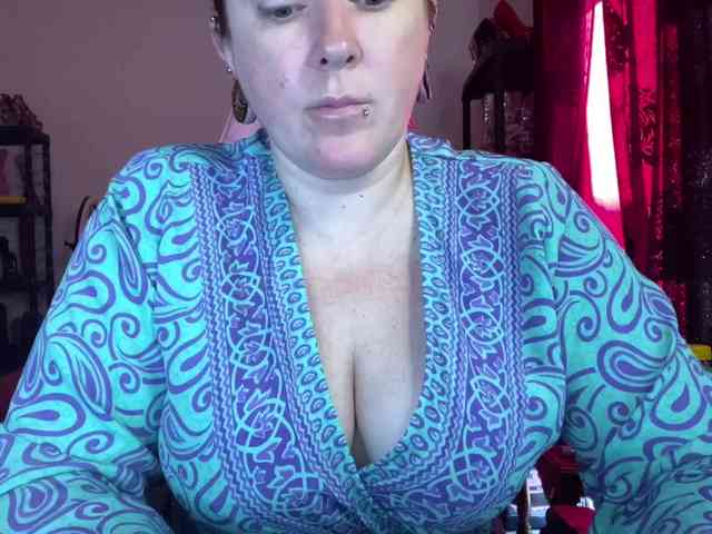 NylonQueen webcam