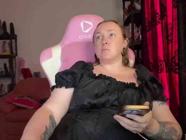 NylonQueen webcam