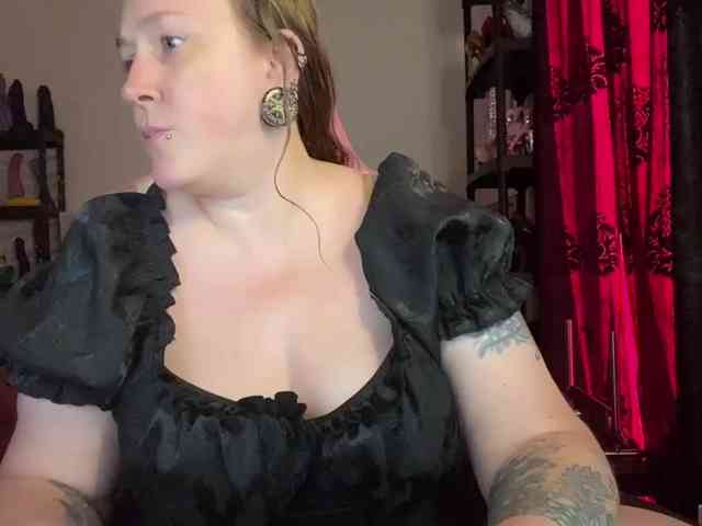 NylonQueen