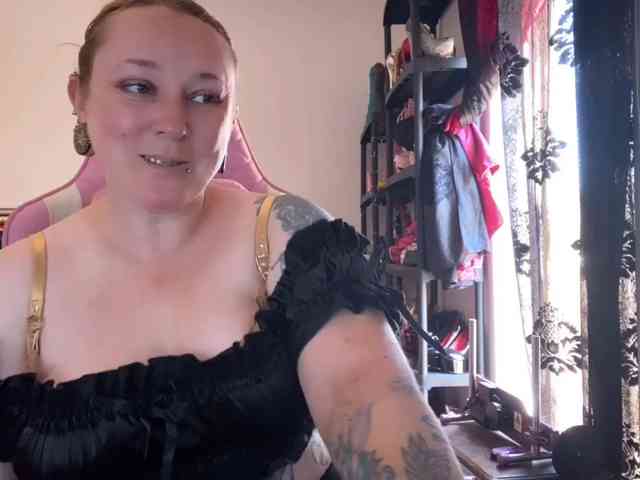 NylonQueen
