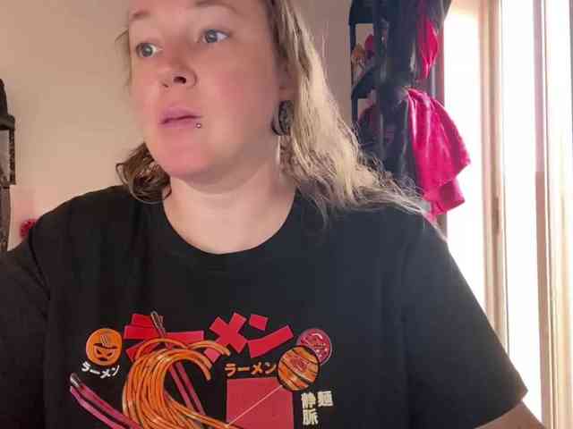 NylonQueen webcam