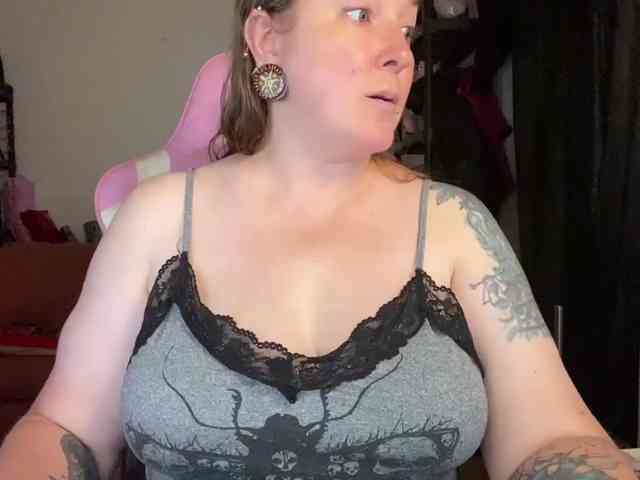 NylonQueen webcam