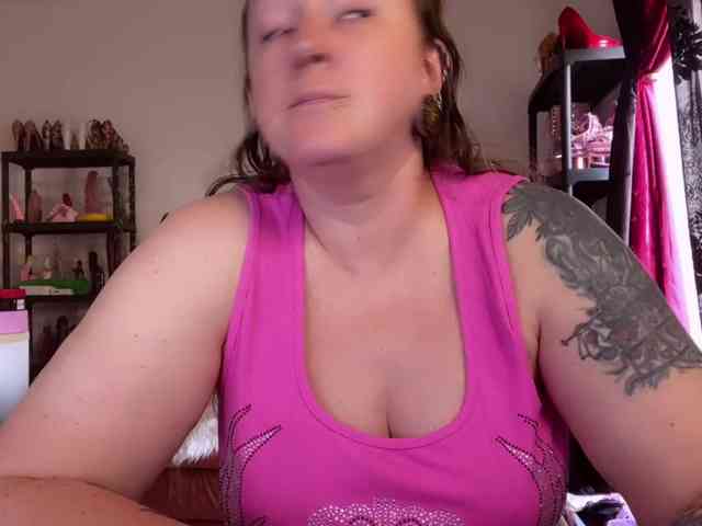 NylonQueen webcam