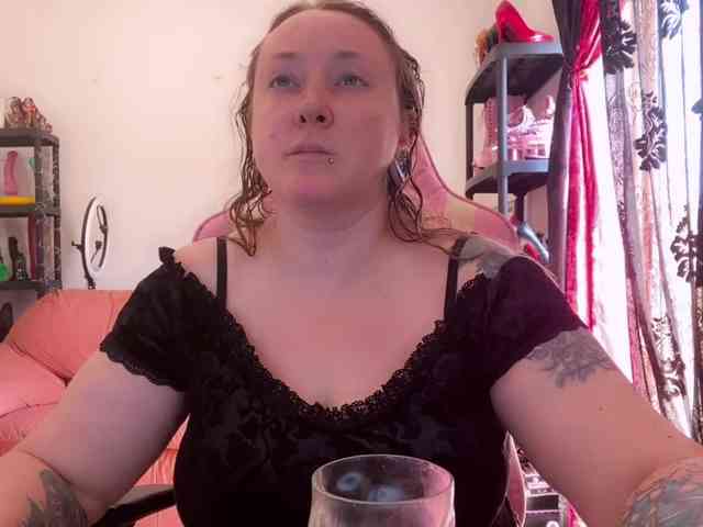 NylonQueen NylonQueen